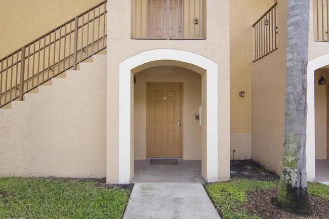 4220 San Marino Blvd-Unit -107 in West Palm Beach, FL - Building Photo - Building Photo