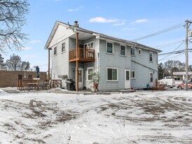 3 E Main St in Cary, IL - Building Photo