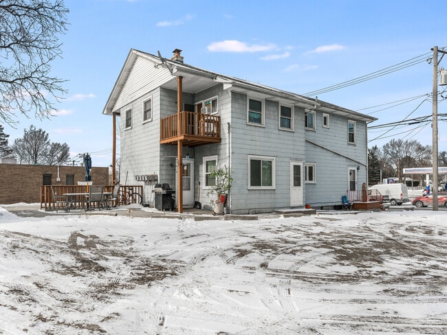 property at 3 E Main St