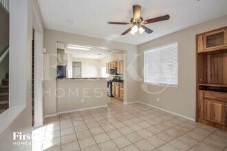 5443 Lilly Rose Ct in North Las Vegas, NV - Foto de edificio - Building Photo