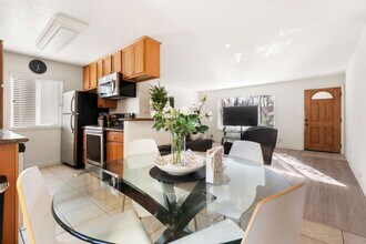 1000 Estes St, Unit SI ID1513731P in El Cajon, CA - Foto de edificio - Building Photo