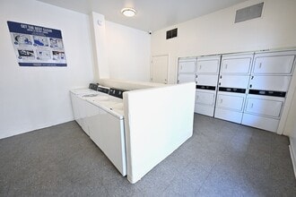 Sunrise Vista in Phoenix, AZ - Foto de edificio - Building Photo