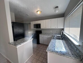 9210 Goodmeadow Dr in Houston, TX - Building Photo - Building Photo