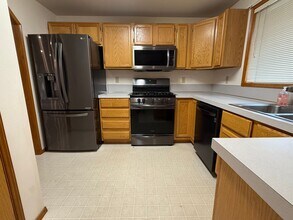 512 Cedar Wood Pl in Wenatchee, WA - Building Photo - Building Photo