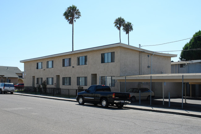 5451 Roland Way in Oxnard, CA - Building Photo - Building Photo