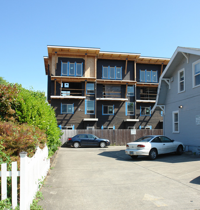 Kokanee Place in Eugene, OR - Building Photo