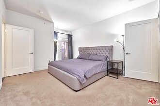 436 S Virgil Ave in Los Angeles, CA - Building Photo - Building Photo