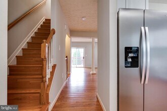 3318 Hibiscus Ct in Ellicott City, MD - Building Photo - Building Photo