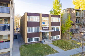 327 19th Ave SW in Calgary, AB - Building Photo - Primary Photo