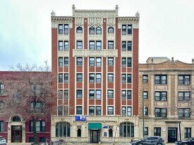510 W Belmont Ave, Unit K5 in Chicago, IL - Building Photo