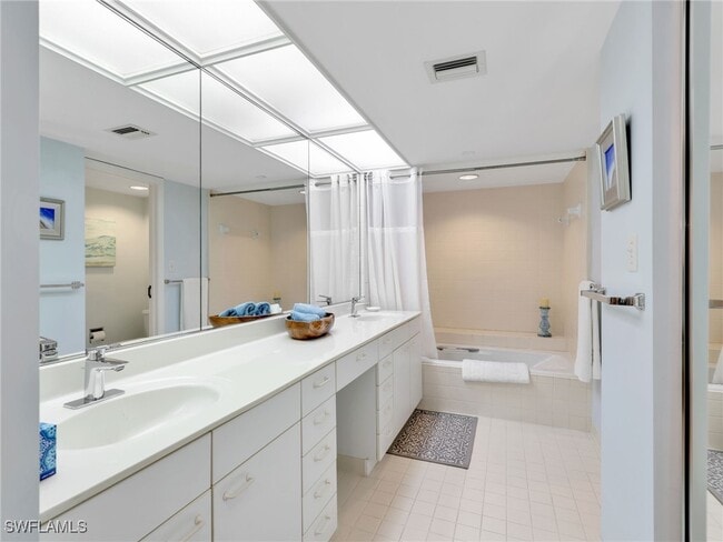 property at 4751 Gulf Shore Blvd N