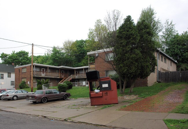 45 E Emerling Ave in Akron, OH - Foto de edificio - Building Photo