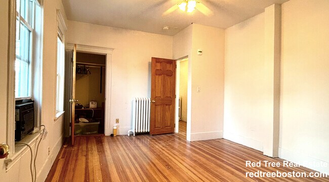 741 Broadway, Unit 2 in Somerville, MA - Building Photo - Building Photo