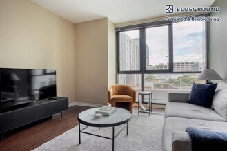 3183 Wilshire Blvd in Los Angeles, CA - Building Photo - Building Photo