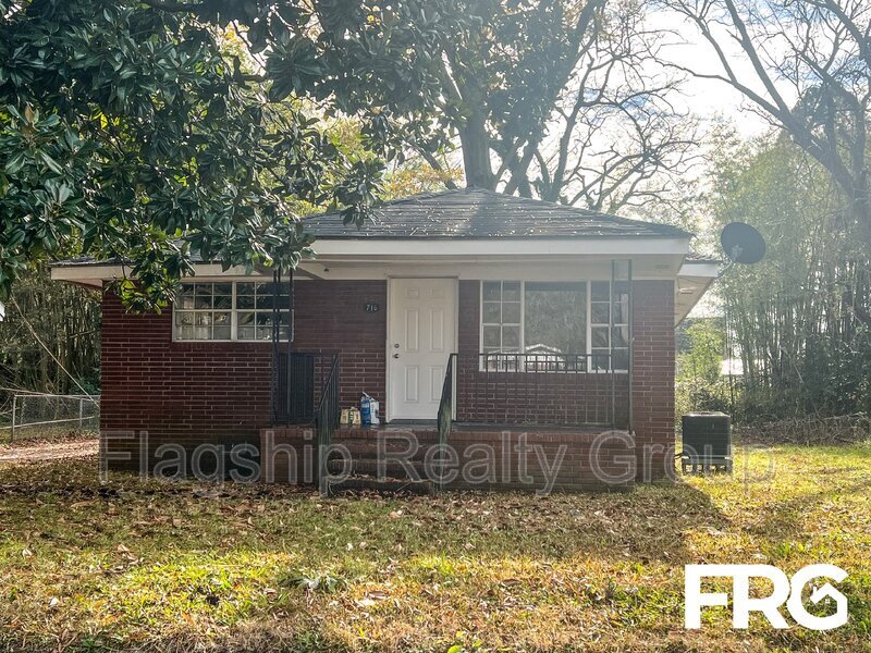 716 W Chestnut St in Goldsboro, NC - Building Photo