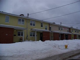 312-326 Commando St in Gwinn, MI - Building Photo