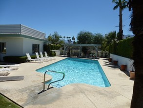 700 S Riverside Dr in Palm Springs, CA - Building Photo - Building Photo