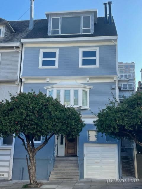 property at 2067 Green St