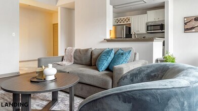 2000 Monroe Pl NE, Unit 7311 in Atlanta, GA - Foto de edificio - Building Photo