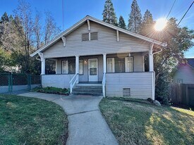 117 E Empire St in Grass Valley, CA - Building Photo