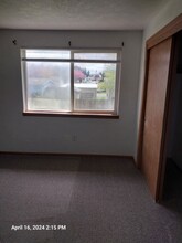 1730 SW Fellows St in McMinnville, OR - Building Photo - Building Photo