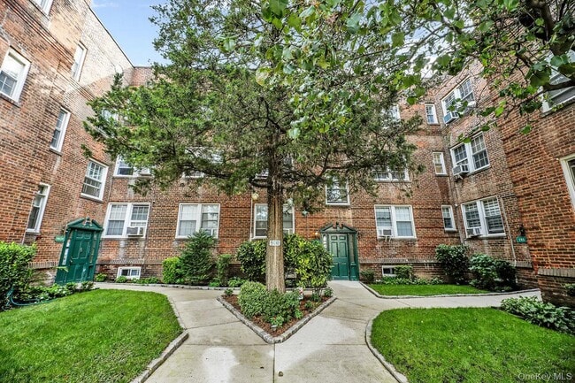 property at 1 Ash Pl