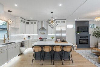 6 Gordon Rd in Arlington, MA - Building Photo - Building Photo