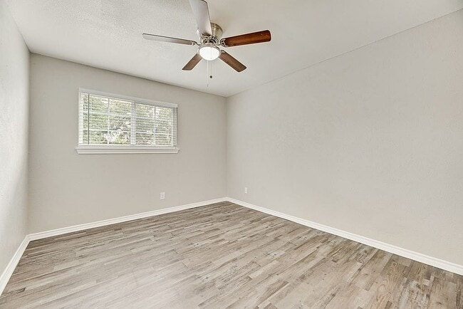 Springhollow Apartments in Dallas, TX - Building Photo - Building Photo