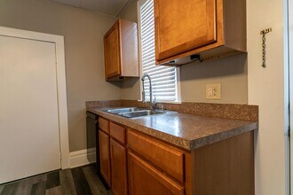 1512 Indianola Ave in Columbus, OH - Building Photo - Building Photo