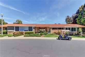 3249 San Amadeo, Unit O in Laguna Woods, CA - Foto de edificio - Building Photo