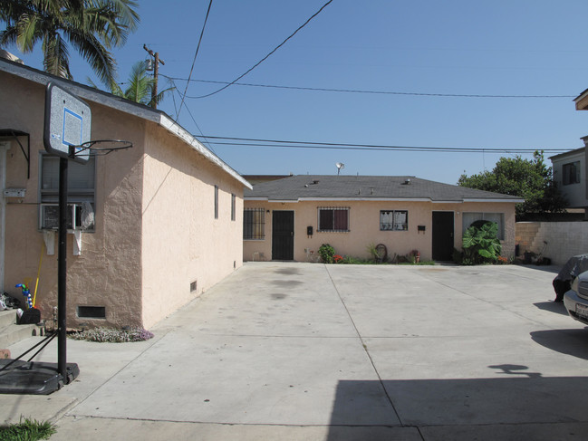 2937 E 61st St in Huntington Park, CA - Foto de edificio - Building Photo