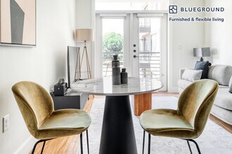 1401 Art Dilly Dr. in Austin, TX - Foto de edificio - Building Photo