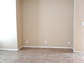 1033 Maple Pines Ave in North Las Vegas, NV - Building Photo - Building Photo