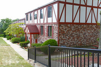 Churchill Square in Turtle Creek, PA - Building Photo - Building Photo