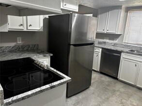 2942 Jenny Dr in Sugar Land, TX - Building Photo - Building Photo