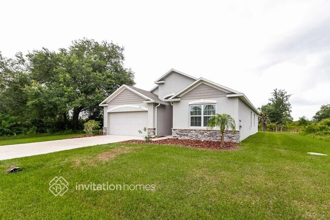 9284 Agate St in Port Charlotte, FL - Building Photo - Building Photo