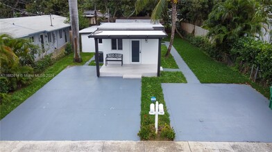 330 NW 82nd Terrace in Miami, FL - Building Photo - Building Photo