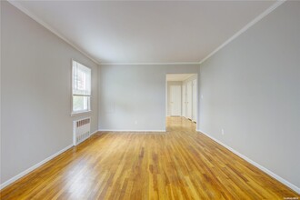 625 E Beech St-Unit -Lower in Long Beach, NY - Building Photo - Building Photo
