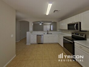 2013 S 86th Dr in Tolleson, AZ - Building Photo - Building Photo