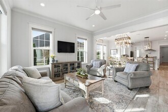 10 Mariner Pass in Galveston, TX - Building Photo - Building Photo