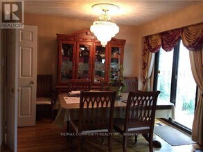 105 Bellrock Dr in Toronto, ON - Building Photo - Building Photo
