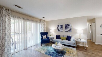 Montclair Apartments in Silver Spring, MD - Foto de edificio - Building Photo