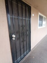 2501 Edison Ave in Sacramento, CA - Building Photo - Building Photo