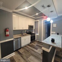 405 Lyndhurst St in Baltimore, MD - Building Photo