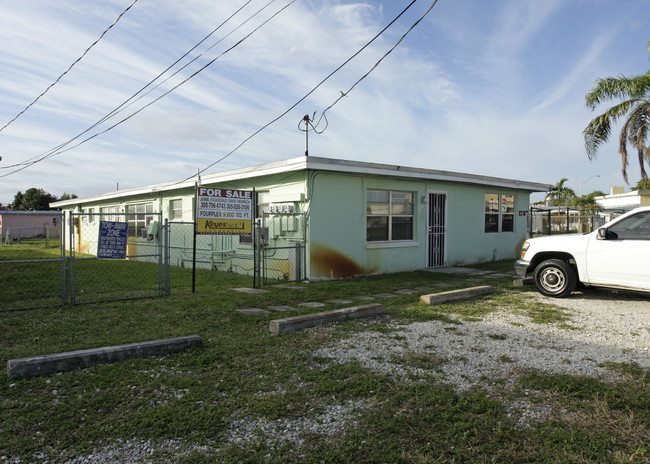 1720-1730 NE 149th St in Miami, FL - Building Photo - Building Photo