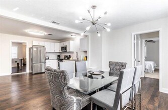 2134 Fenwick Dr in Dallas, TX - Building Photo - Building Photo