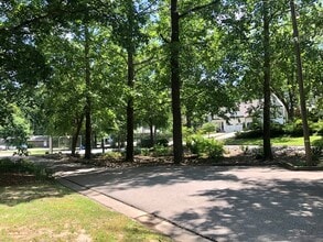 117 E Circle Dr, Unit A in Cary, NC - Foto de edificio - Building Photo