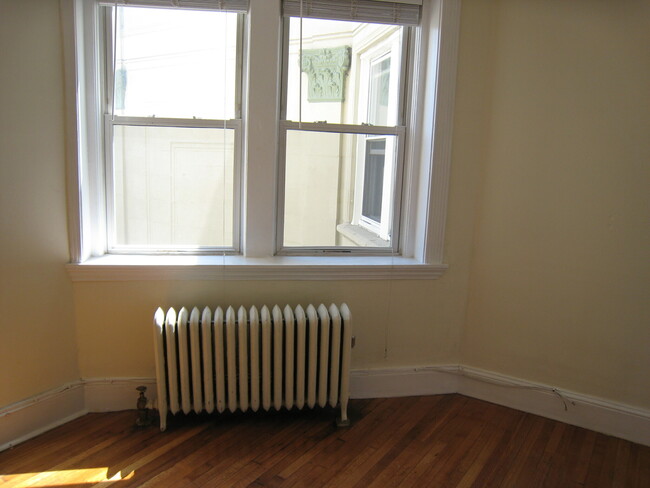 322 Saint PAUL, Unit 5 in Brookline, MA - Building Photo - Building Photo