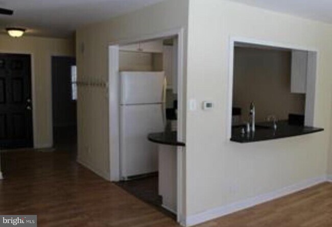 10408 Parthenon Ct in Bethesda, MD - Building Photo - Building Photo