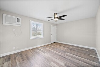 135 Tandy Dr in Clarksville, TN - Building Photo - Building Photo